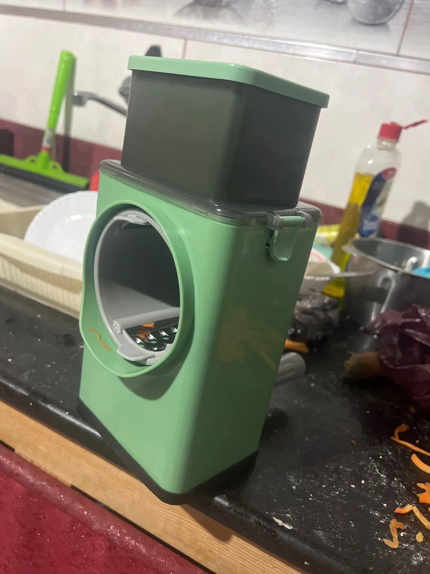 Swift Slice 3-in-1: Manual Rotary Cheese Grater & Vegetable Slicer photo review