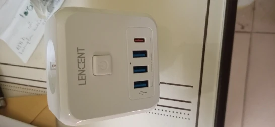 PD fast charger travel adapter EU socket divider switch usb QC non-blocking cube photo review
