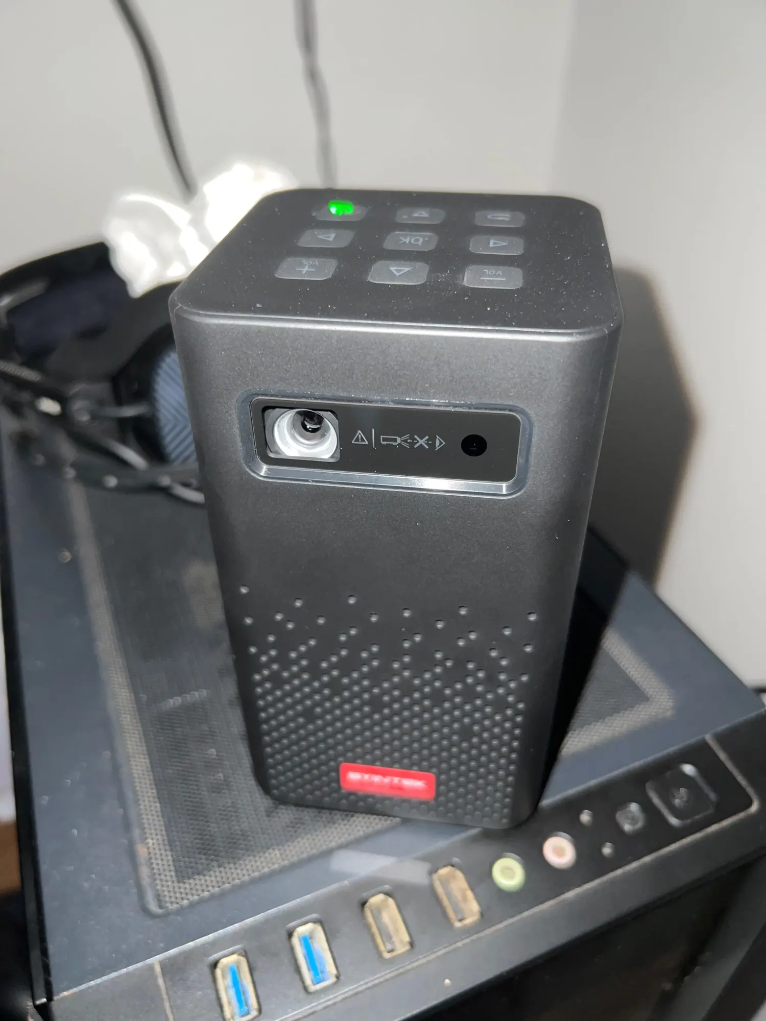 Portable Home Theater Mini 3D Projector 4K Display photo review