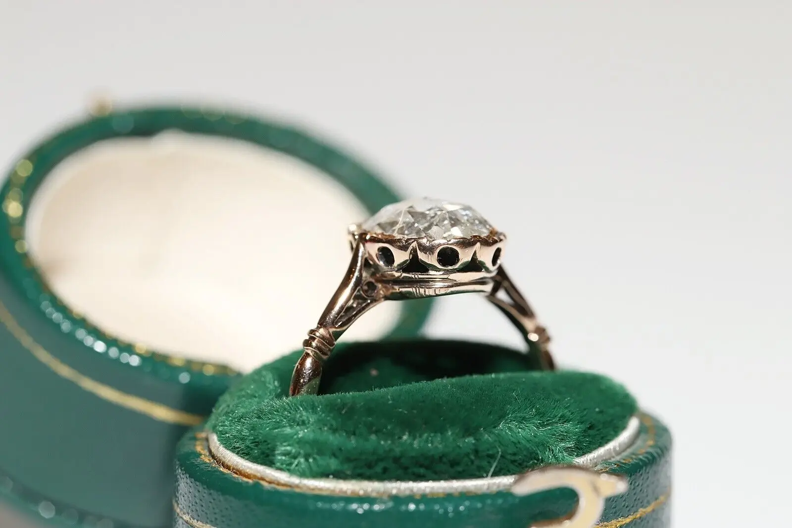 Рисунок 6 - Кольцо в викторианском стиле 14K