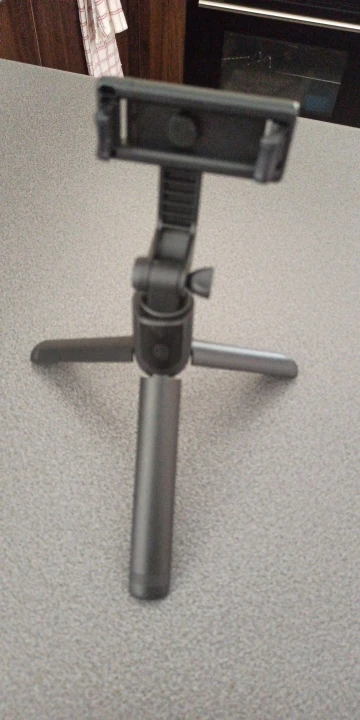Selfie Stick Wireless Tripod Stand with Light Bluetooth Remote Extendable Tripod for iPhone Mobile Phone Tiktok Live Streaming photo review