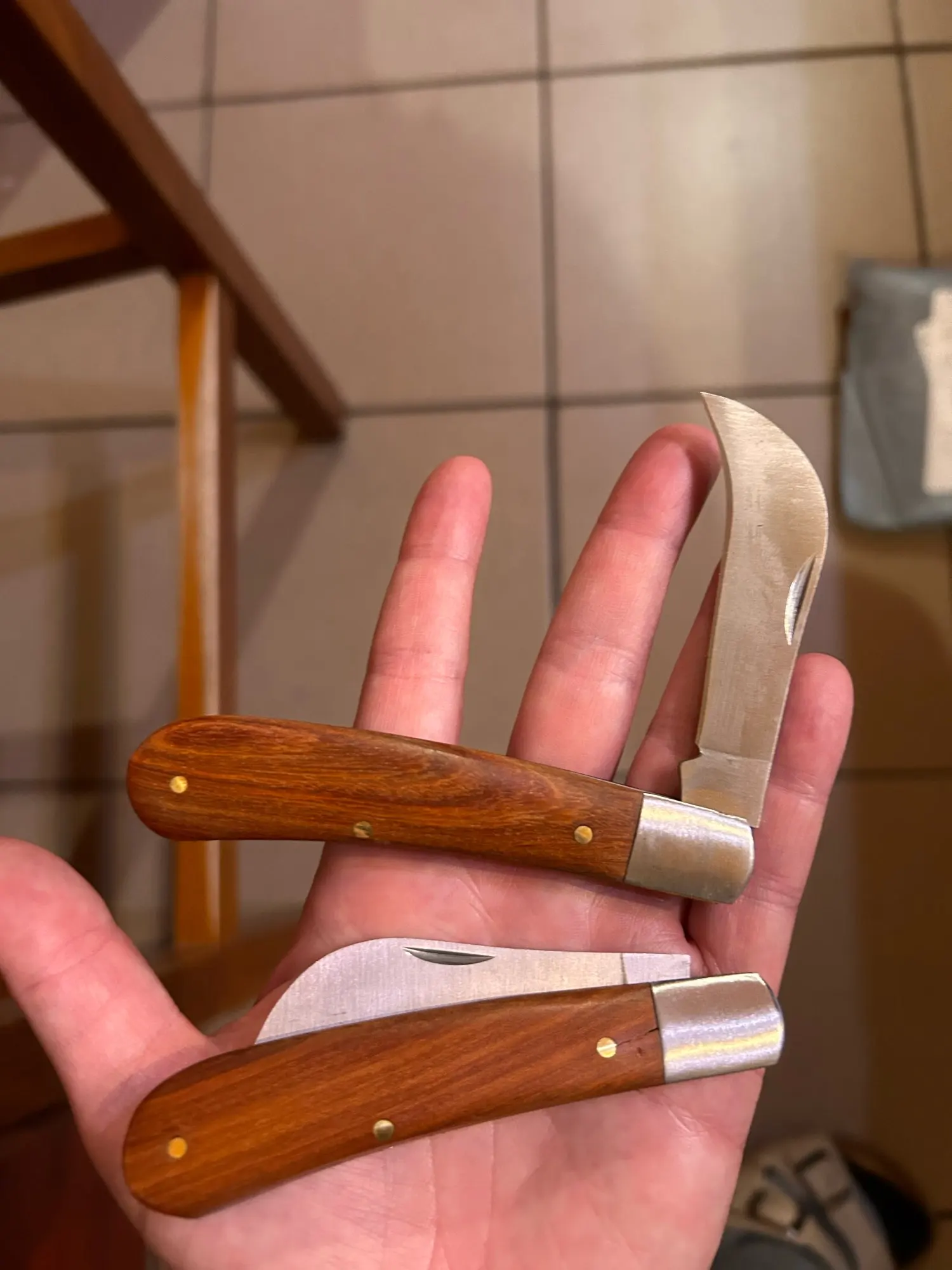 Folding Grafting Knife Grafting Tools Grafting Pruning Knife Professional Garden fruit tree Grafting Cutter Wooden Handle Knife photo review