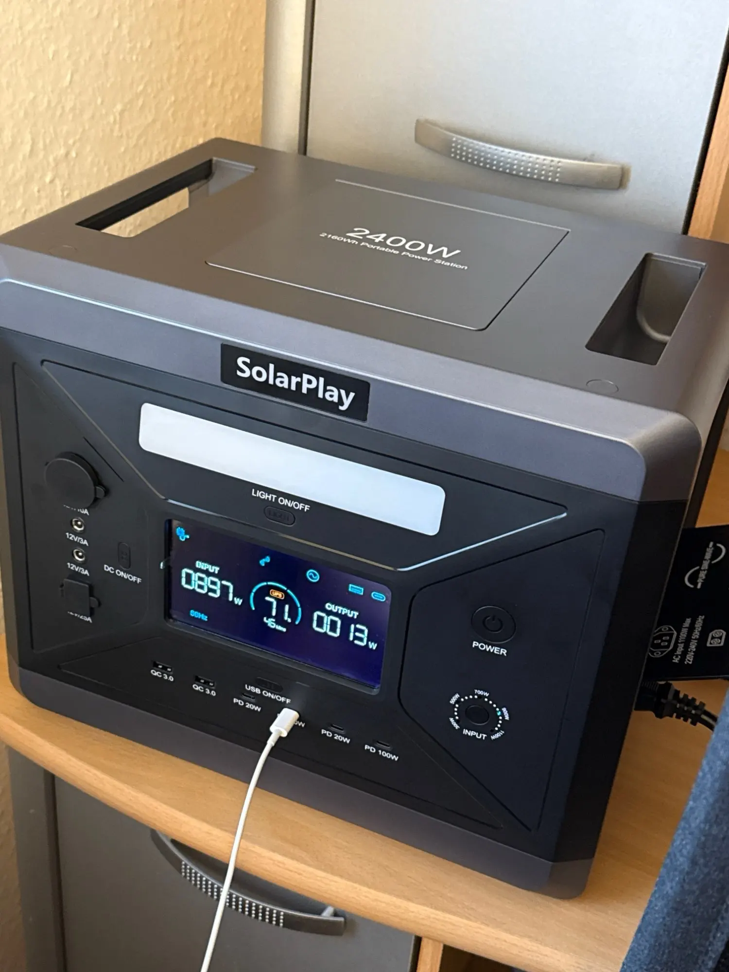 SOLARPLAY Q2501 Portable Power Station 2160WH LiFePO4 Battery with 2400W (4800W Peak) AC Output Solar Generator for Garden Party photo review