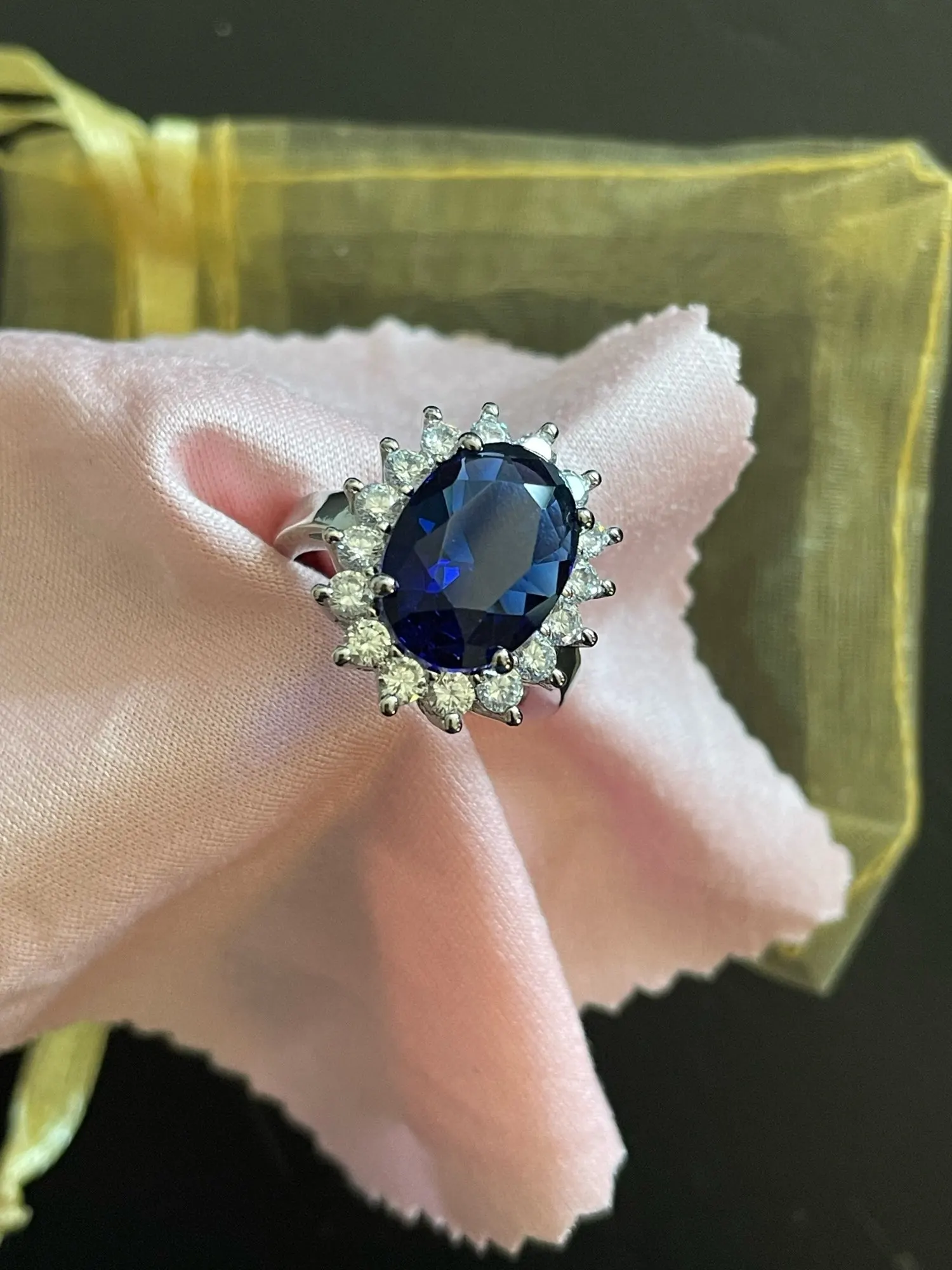 Ovala safirringar för kvinnor Trendiga silver 925 fina smycken med ädelstenar Blomformade gåvor för kvinnliga förlovningsringar photo review