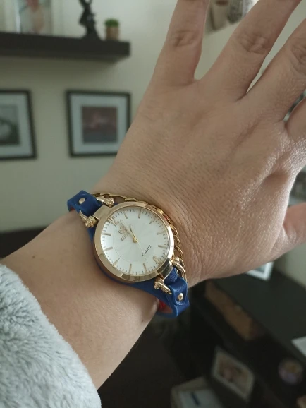 2024 Women's PU Leather Thin Strap Quartz Watch photo review