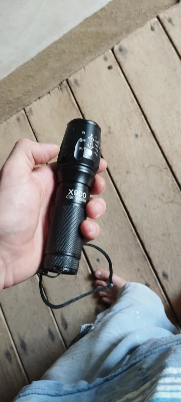 Lanterna Tática Militar X900 Profissional com Zoom Sinalizador Recarregável Luz Camping photo review