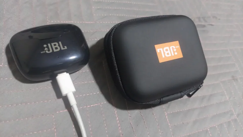 WWJBL Y113: Your Ultimate Bluetooth Earphones photo review