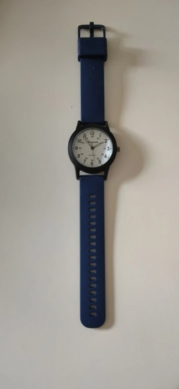Sporty Silicone Strap Quartz Watch for Kids