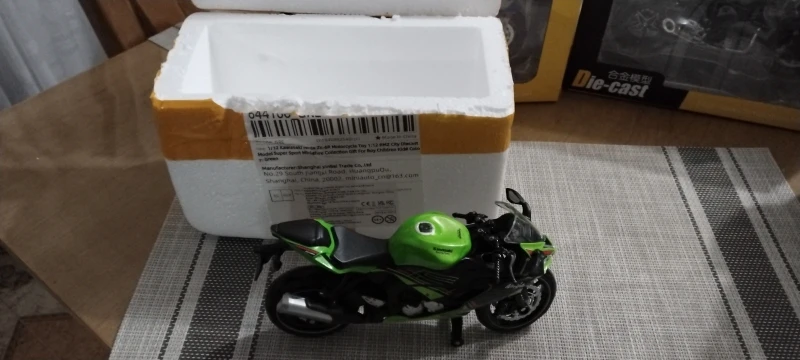 ミニチャリ 1/12 kawasaki ninja ZX-6R motocicleta brinquedo 1:12 rmz cidade