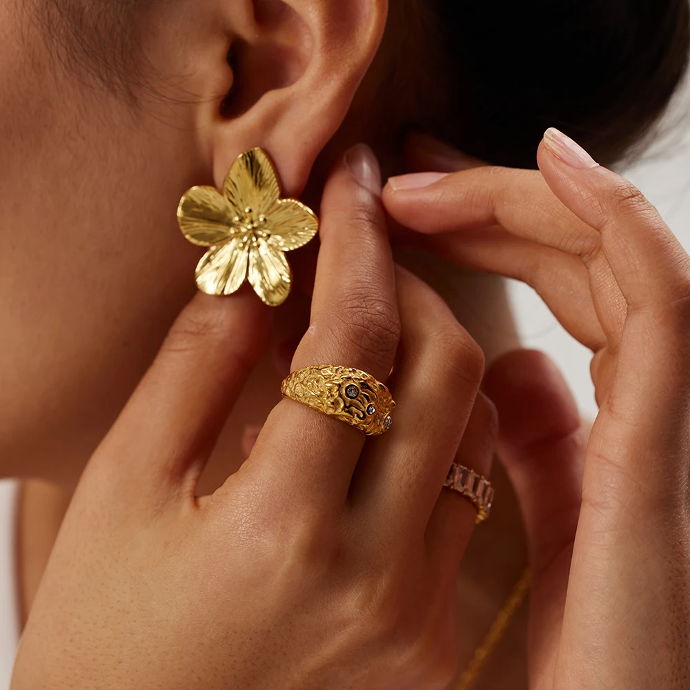 Boucles D'Oreilles Vintage Fleur Acier Inoxydable Doré - Budget Beauté
