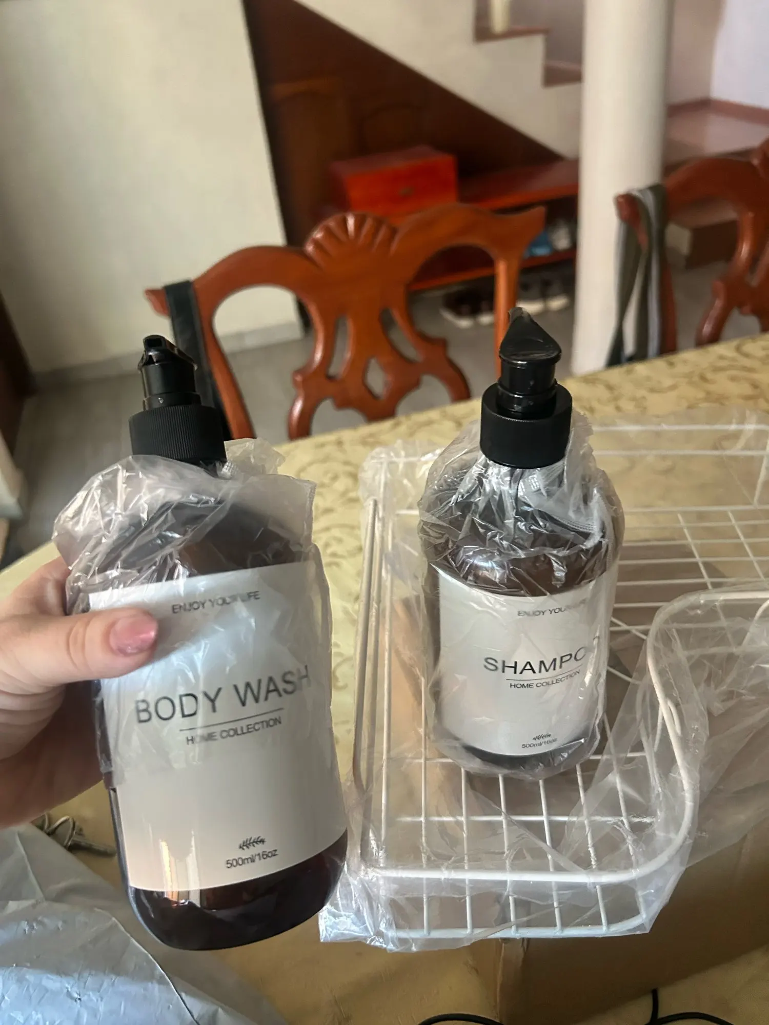 3pcs/500ml Waterproof Lotion Dispenser with Label for Bathroom Shampoo, Shower Gel, and Body Lotion Storage photo review