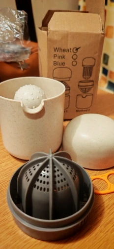 Mini Fruit Juicer Orange Citrus Manual Fruit Squeezer Machine Tool Portable Lemon Juicer Hand Rotation Press Juicer photo review