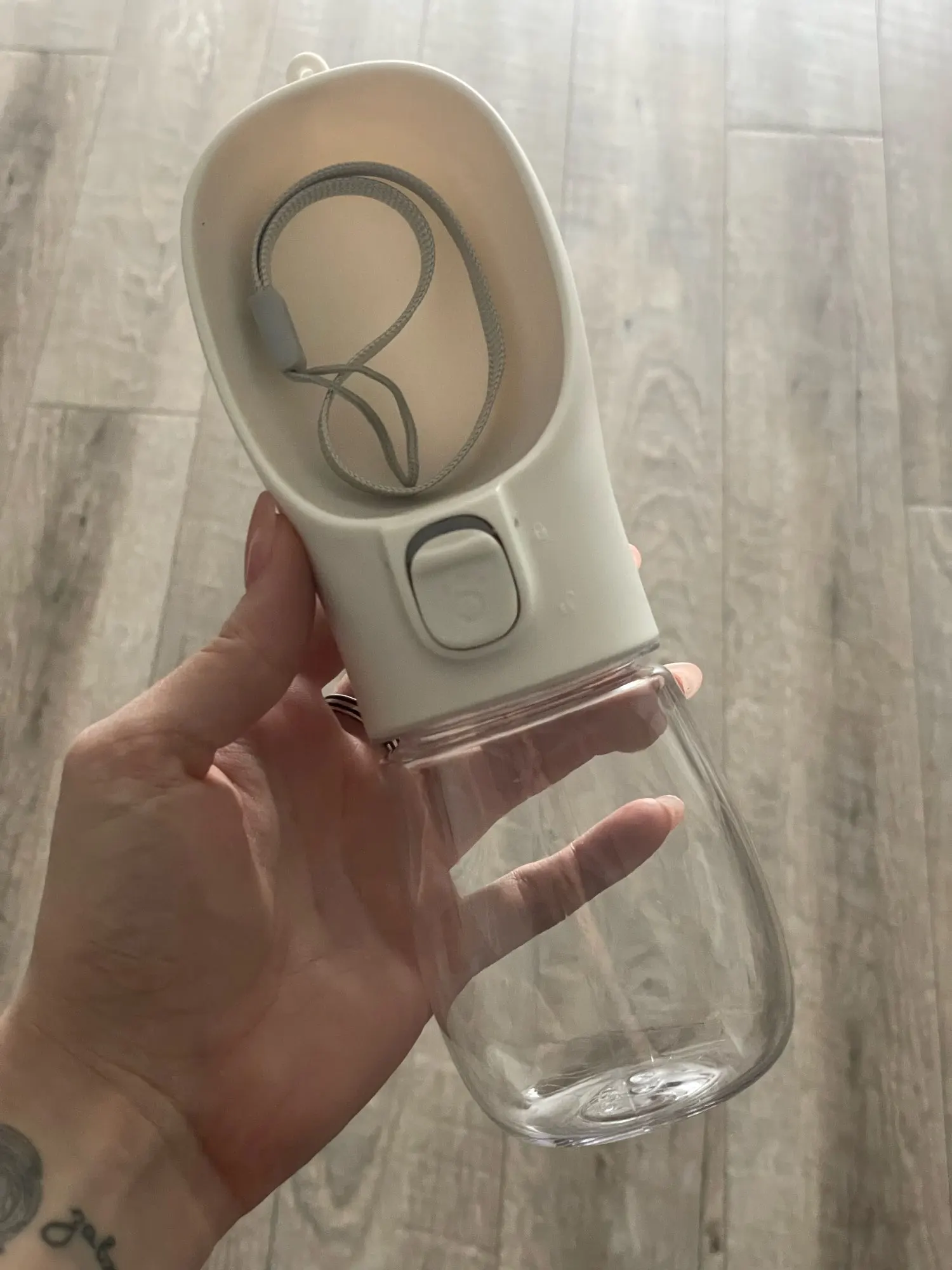 Bouteille d’eau portable pour chien avec bol intégré – Étanche, légère, pour promenade et voyage – Convient aux petits et grands chiens, chats photo review