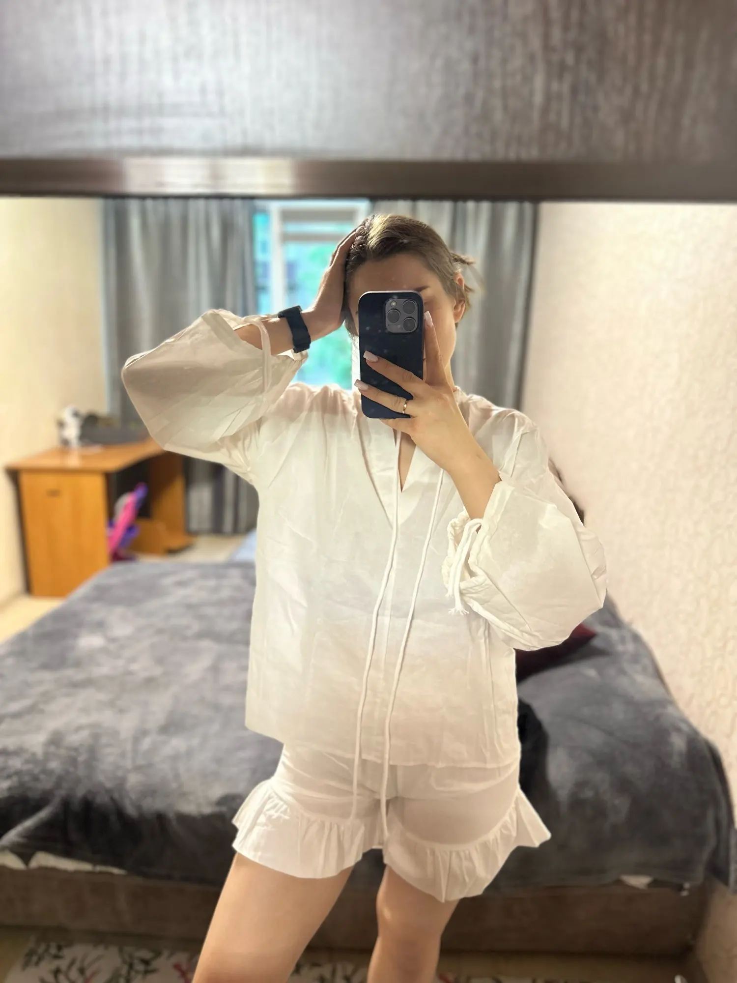 Chic Summer 2-Piece Beach Set with Ruffle Shorts & Pullover photo review