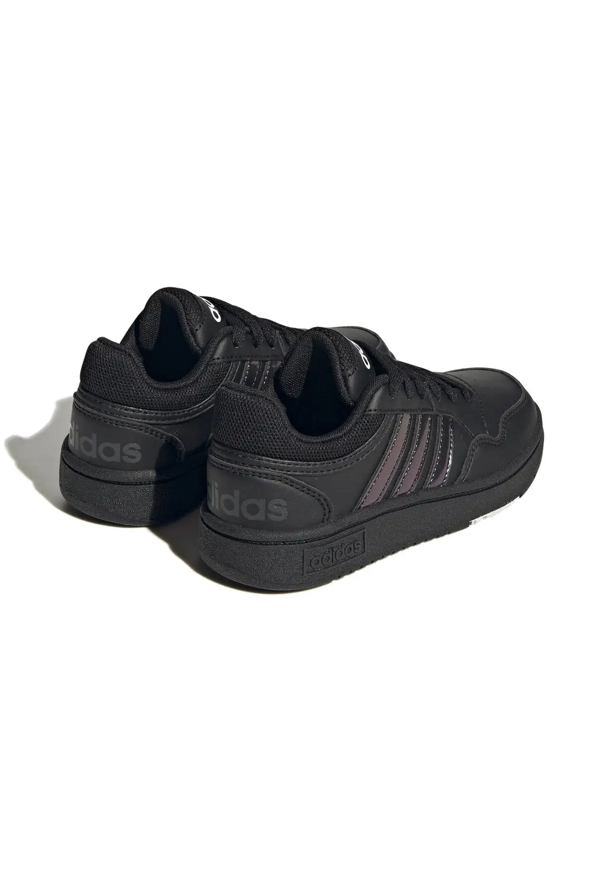 Рисунок 4 - Женская повседневная обувь Adidas Hoops 3