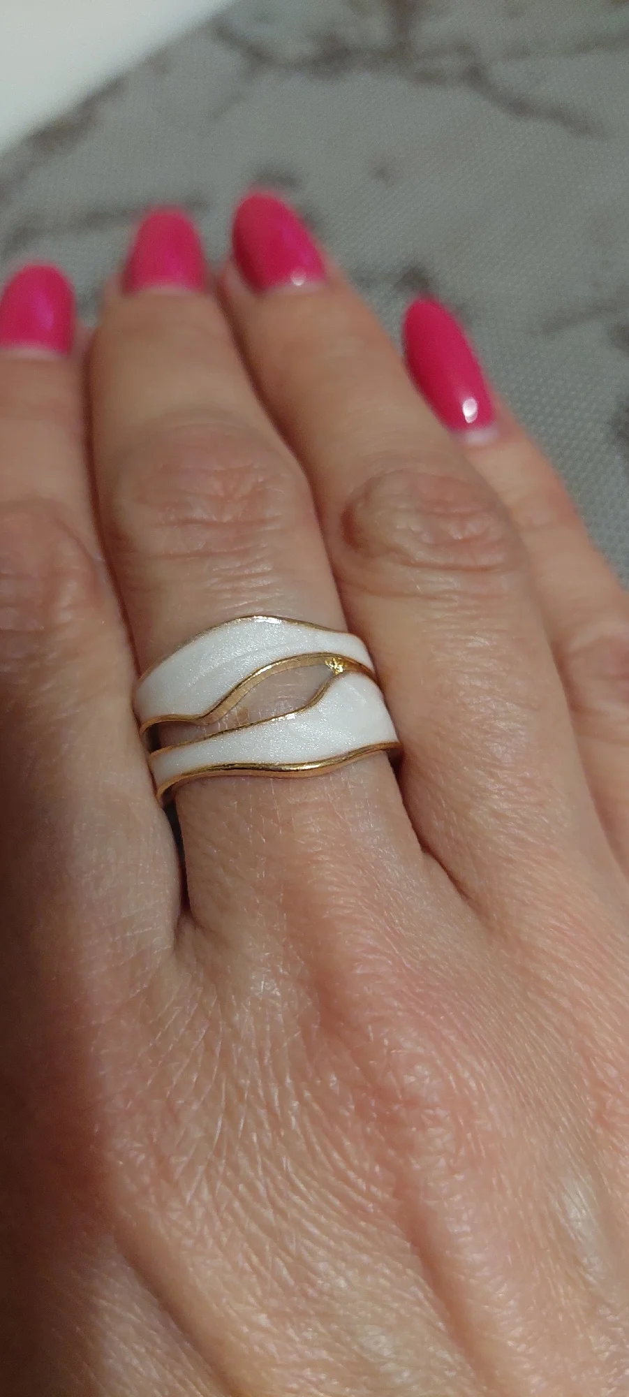 1pc Vintage White Enamel Metal Irregular Shape Geometric Open Adjustable Ring for Women Girl Fashion Jewelry Birthday Gifts photo review