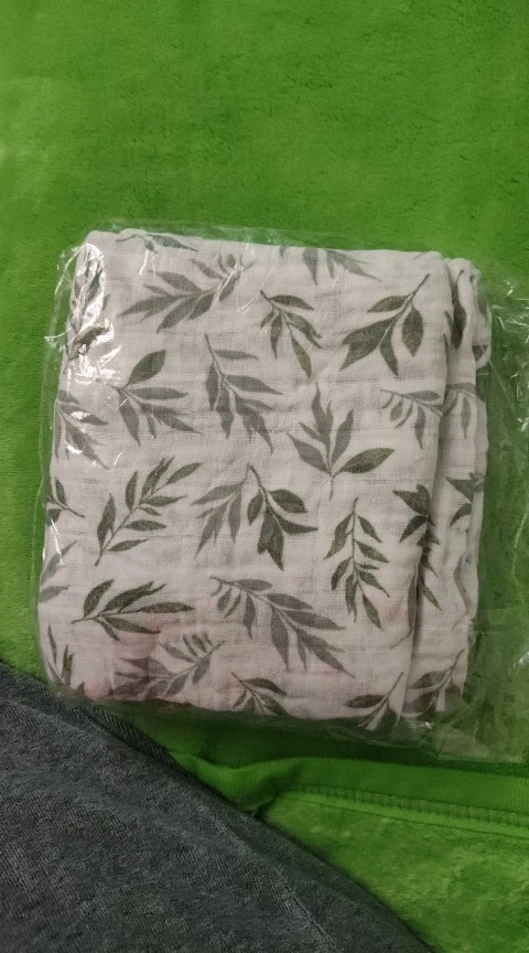 100% Cotton 120*110cm 2 Layers Newborn Baby Bath Towel Wrap Muslin Swaddle Blankets photo review