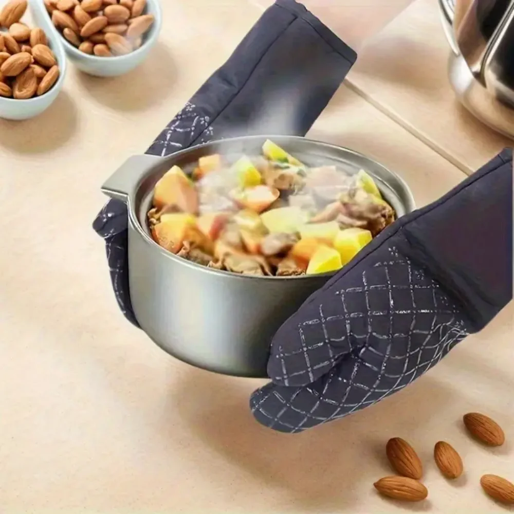 4-piece set of oven gloves and pan pads, 500Â°F kitchen heat insulation gloves, anti-slip silicone striped oven gloves, heat-resi