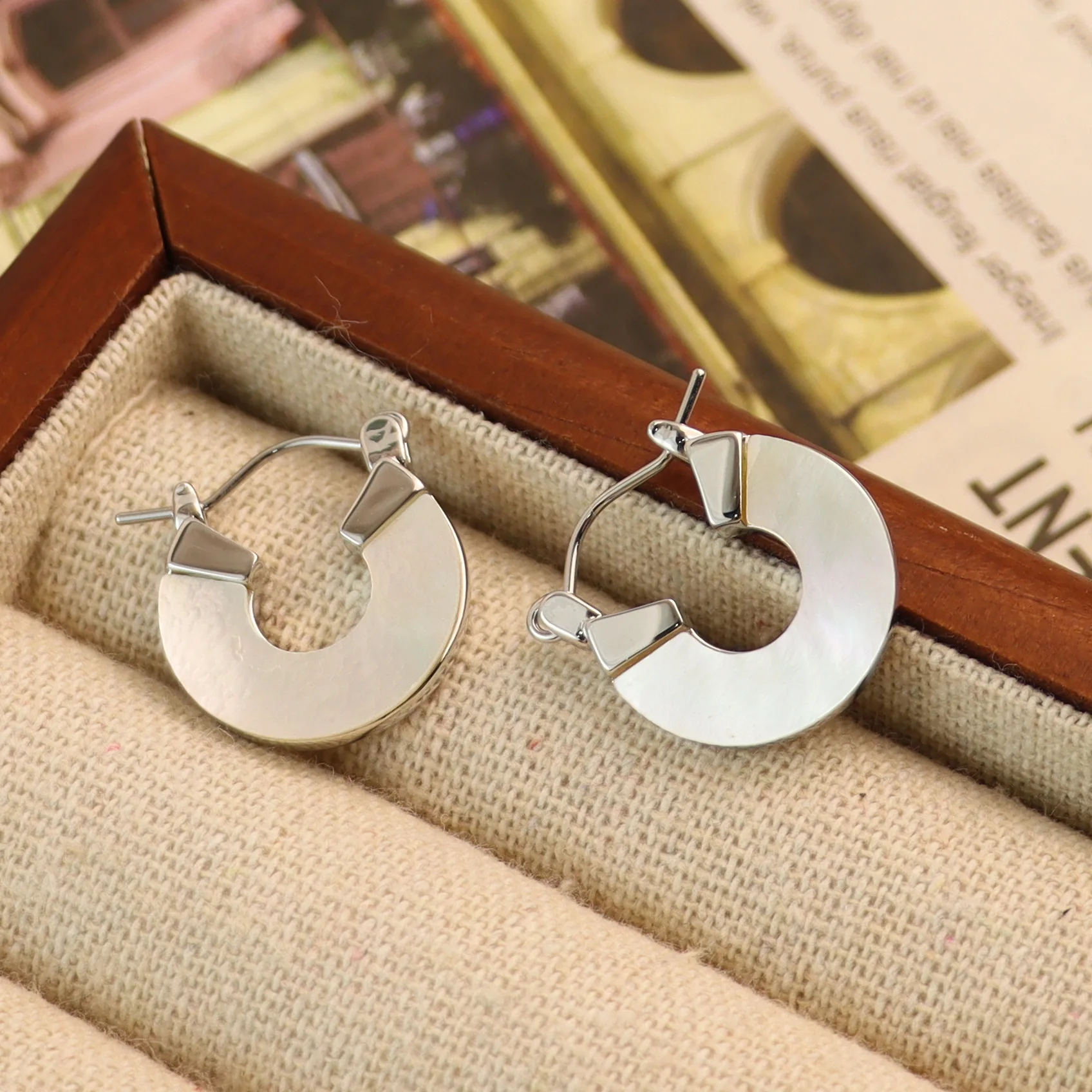 

Новинка 2024, уникальные серьги Fritillaria из натурального серебра, белого цвета для женщин на осень и зиму, роскошные высококачественные серьги