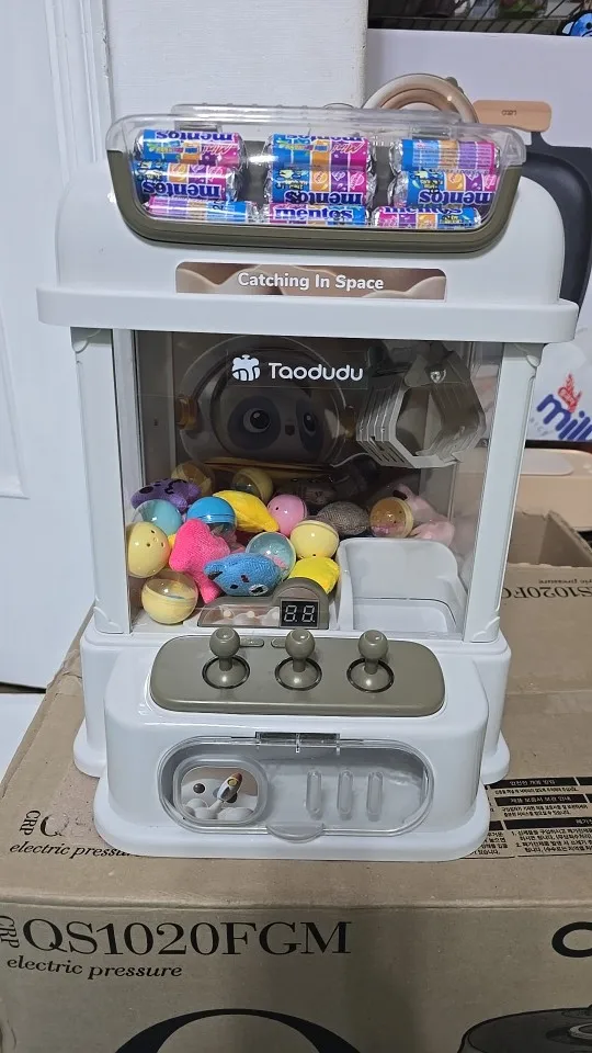 Mini Claw Catch Toy Crane Machine photo review