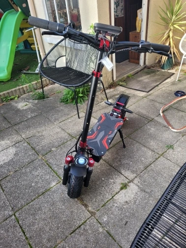 BOYUEDA Q7 Pro Max Smart Bluetooth Display City E-Scooter Foldable