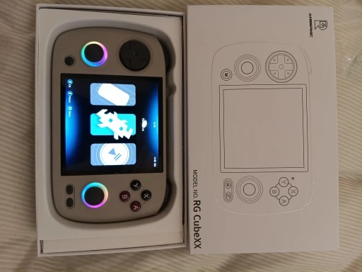 ANBERNIC RG CubeXX photo review