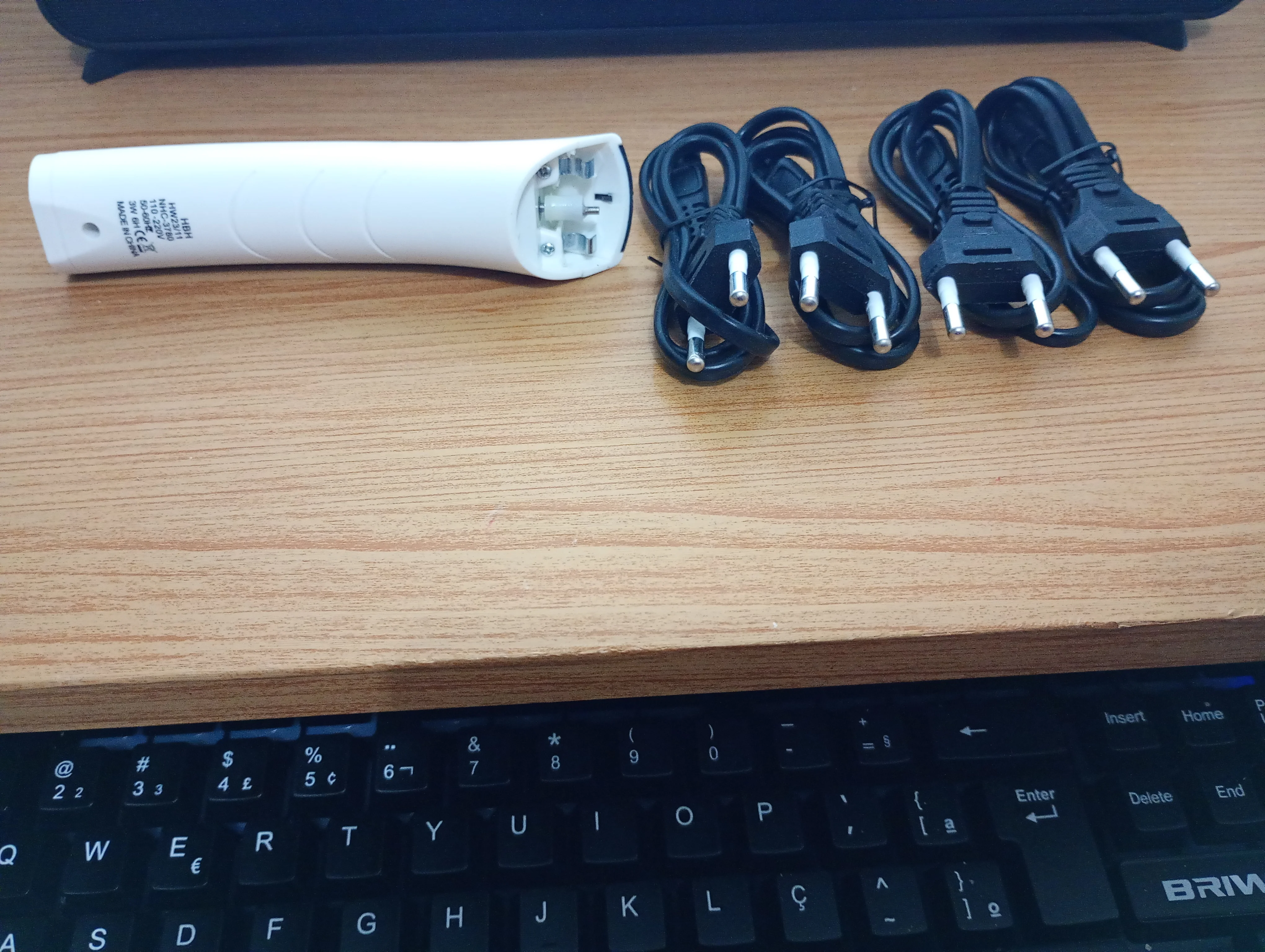 Máquininha De Cortar Cabelo e/ou Barbeador Portátil Aparador Barba 3915 bivolt Recarregável-ENVIO IMEDIATO PARA TODO BRASIL photo review