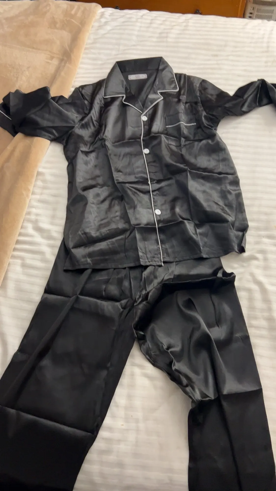 Plus Size Luxurious Silk Pajamas for All Seasons Comfort photo review