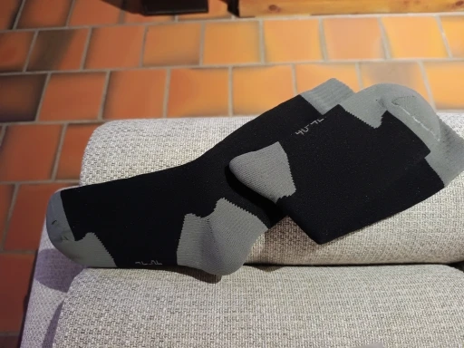 Wasserdichte Outdoor-Socken – Atmungsaktiv und Warm für Wandern, Camping, Skifahren & mehr photo review