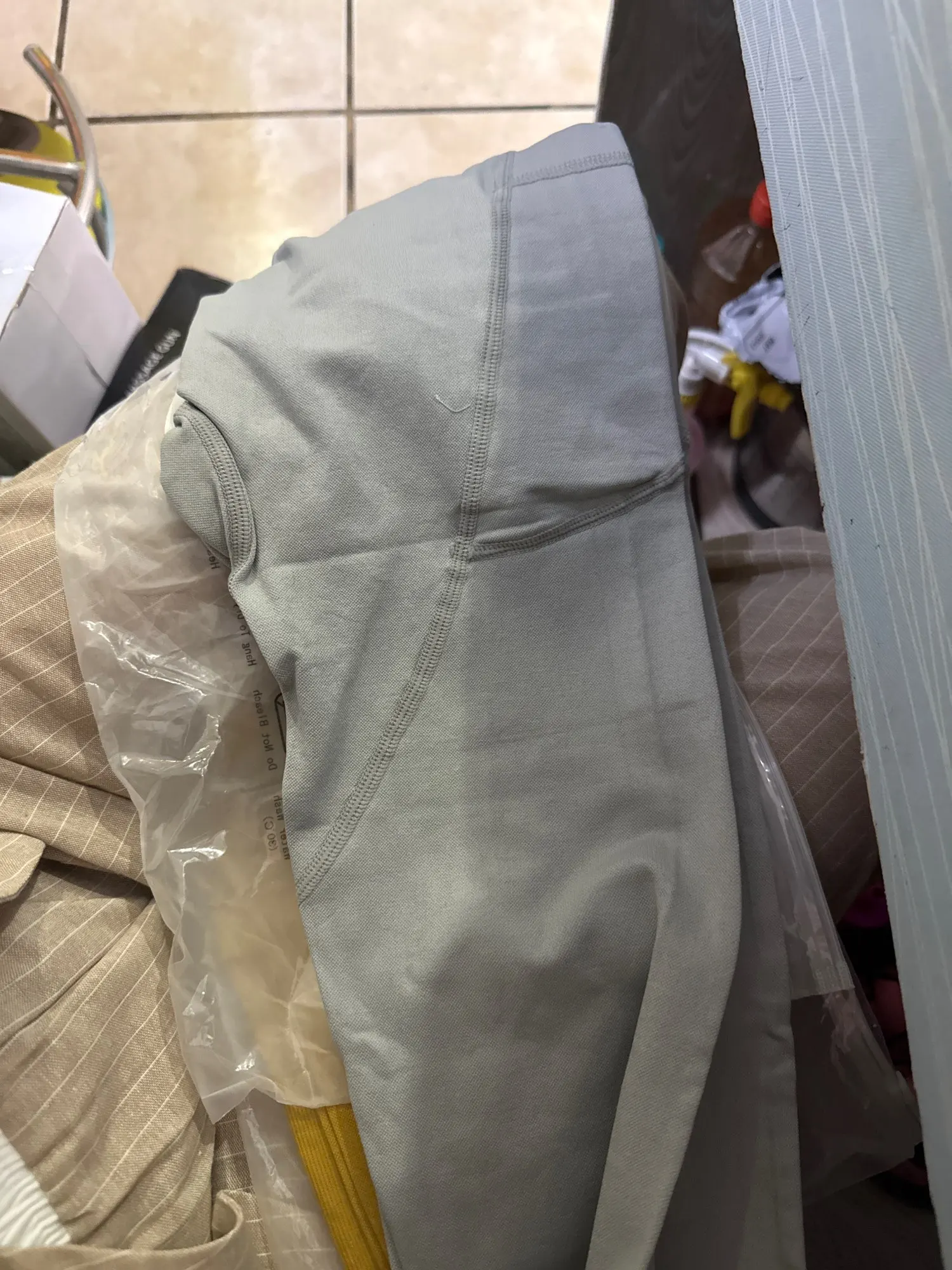 High-Waisted Seamless Yoga Pants with Side Seam Pockets photo review