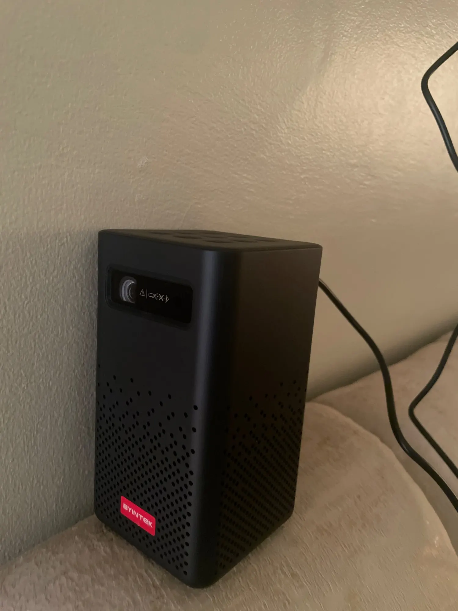 Portable Home Theater Mini 3D Projector 4K Display photo review