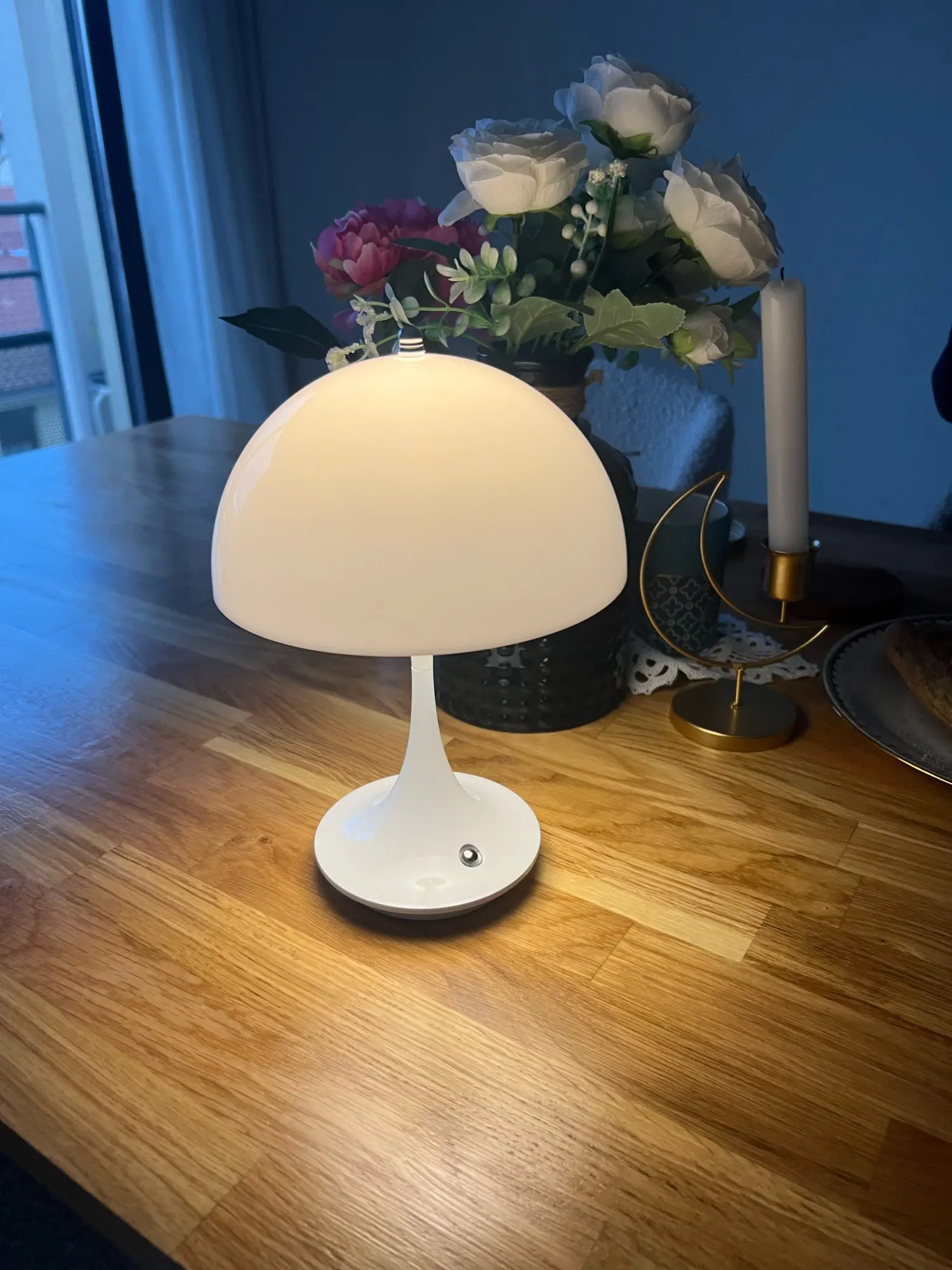 Dimmable LED Table Lamp Portable, USB Charging, Perfect for Bedroom Bedside Illumination photo review