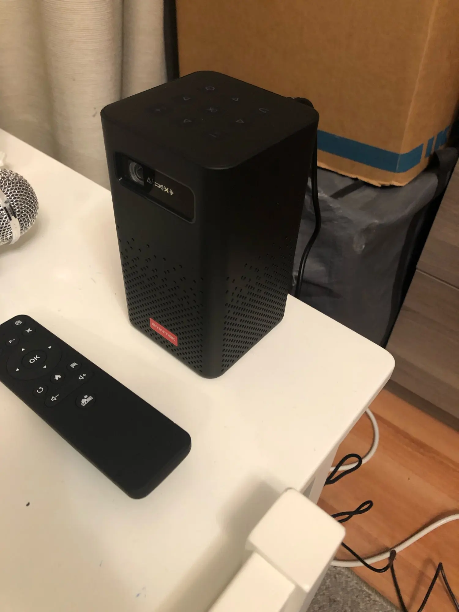 Portable Home Theater Mini 3D Projector 4K Display photo review