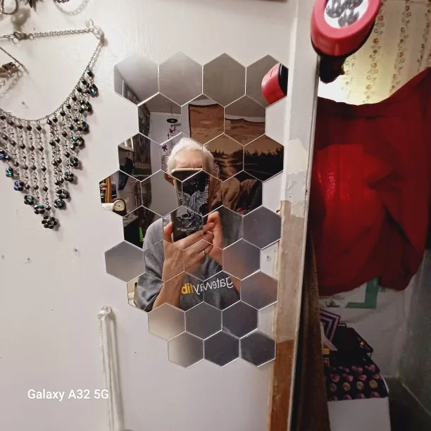 Autocollant mural miroir 45 pièces, autocollant d'art mural hexagonal, autocollant de carreaux décoratifs ménagers DIY photo review