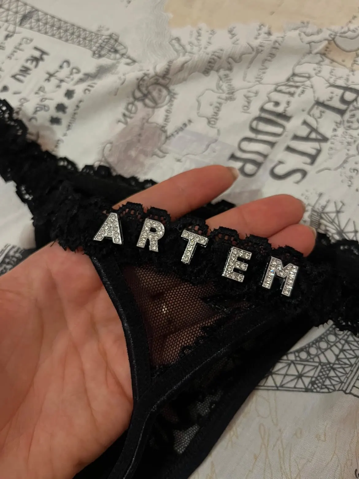 CrystalCharm – Personalisiertes Spitzen-Tanga-Set für heiße Momente photo review