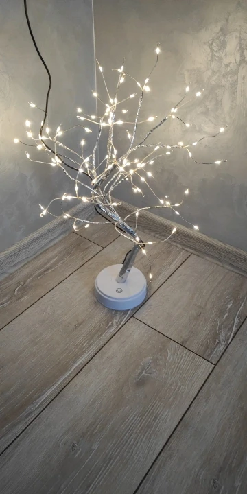 Copper Tree Glow: LED Table Lamp – Powered by USB/AA Battery for Creative Indoor Lighting photo review