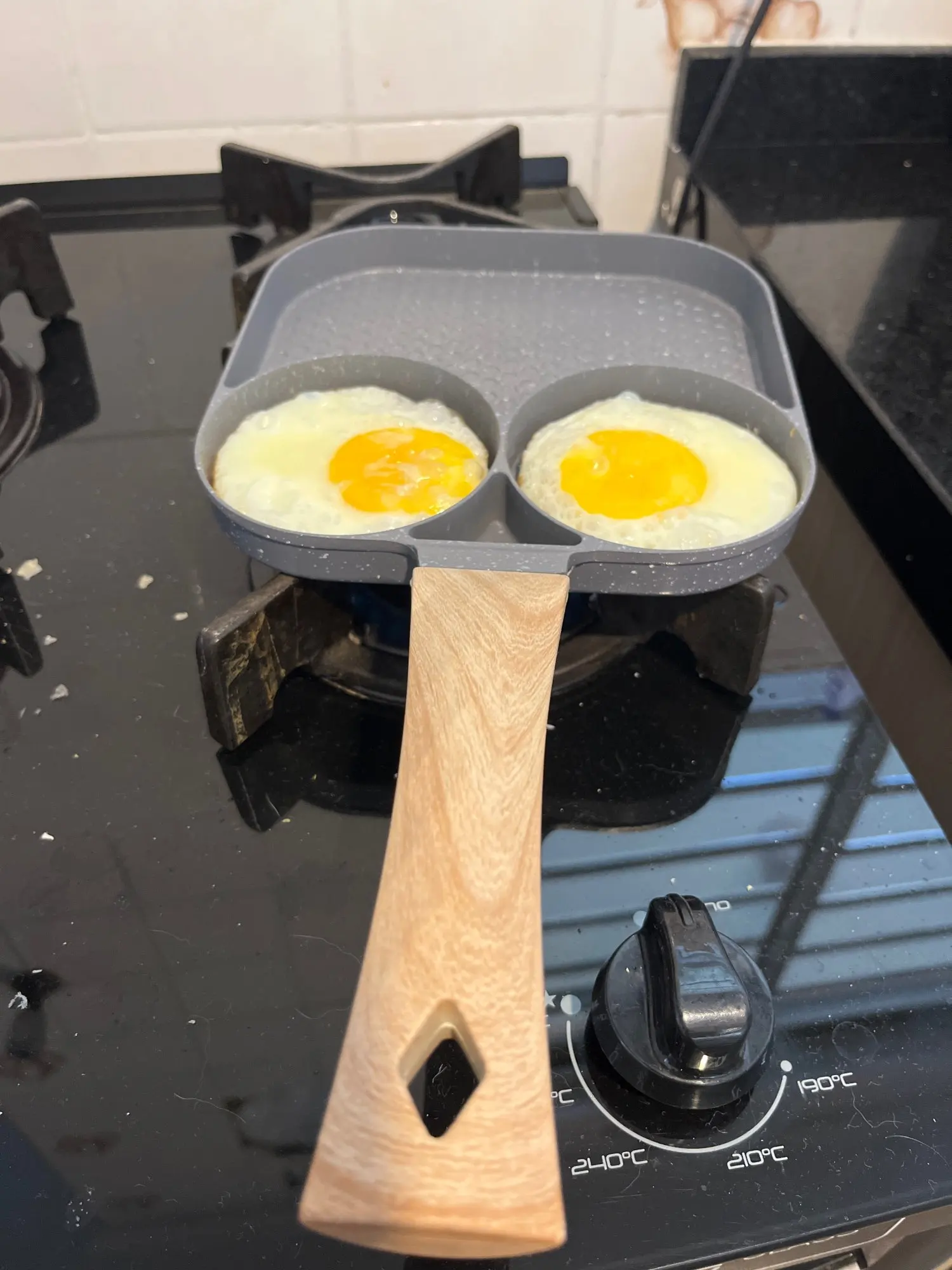 Frigideira Antiaderente Com 3 Divisórias Fritar Ovo Bacon Carne Frango Lanche Multiuso photo review