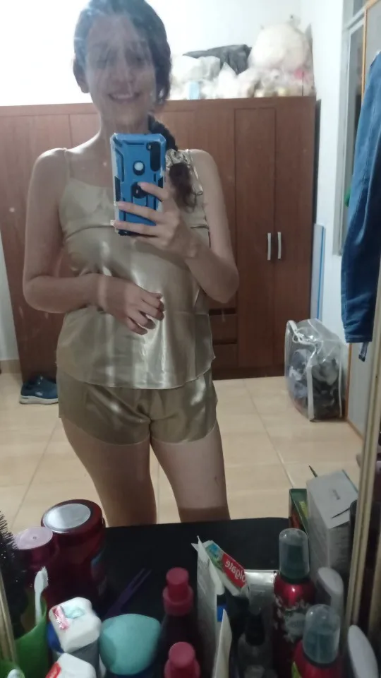 Luxury Satin Pajama Set: Elegant V-Neck Cami & Shorts photo review
