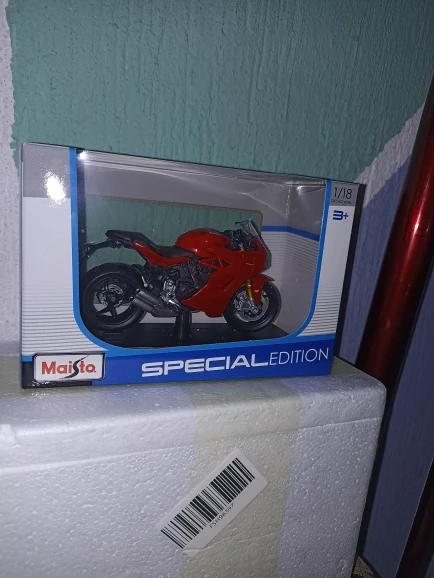 Maisto Ducati Panigale V4 S Corse 1:18 Scale Alloy Motorcycle Diecast Model Collectible Grade Gift Toy photo review