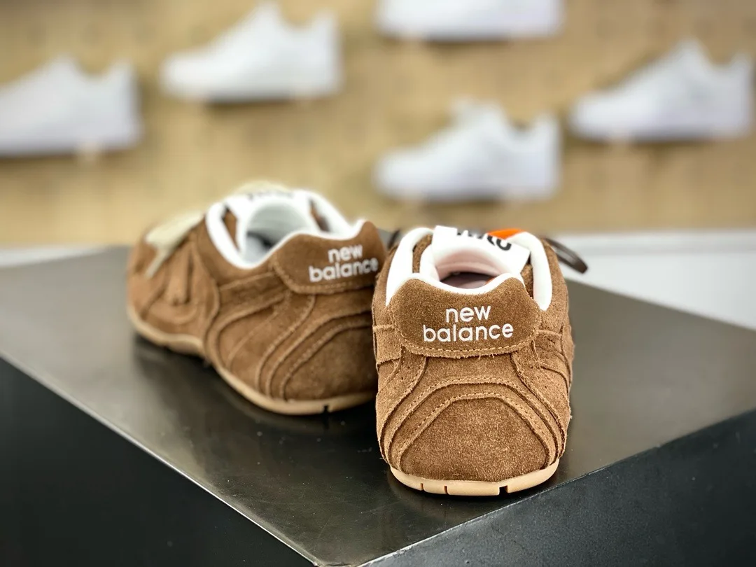 miu miu ✖new balance ブラウン スニーカー 38 New Balance X Miu Miu 2024 | Miu Miu
