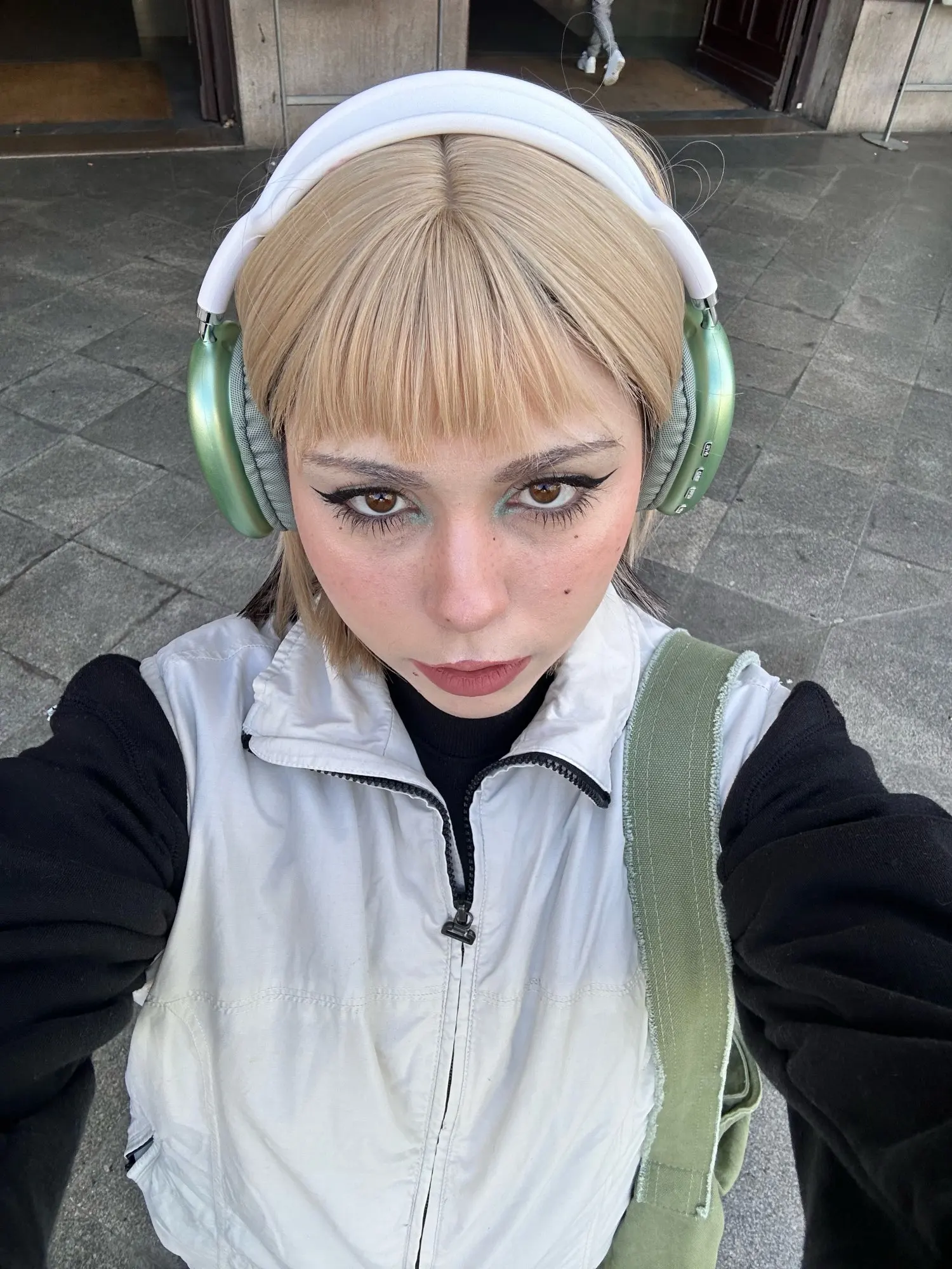 AIR MAX WIRELESS STEREO HIFI HEADPHONE Gadgetry