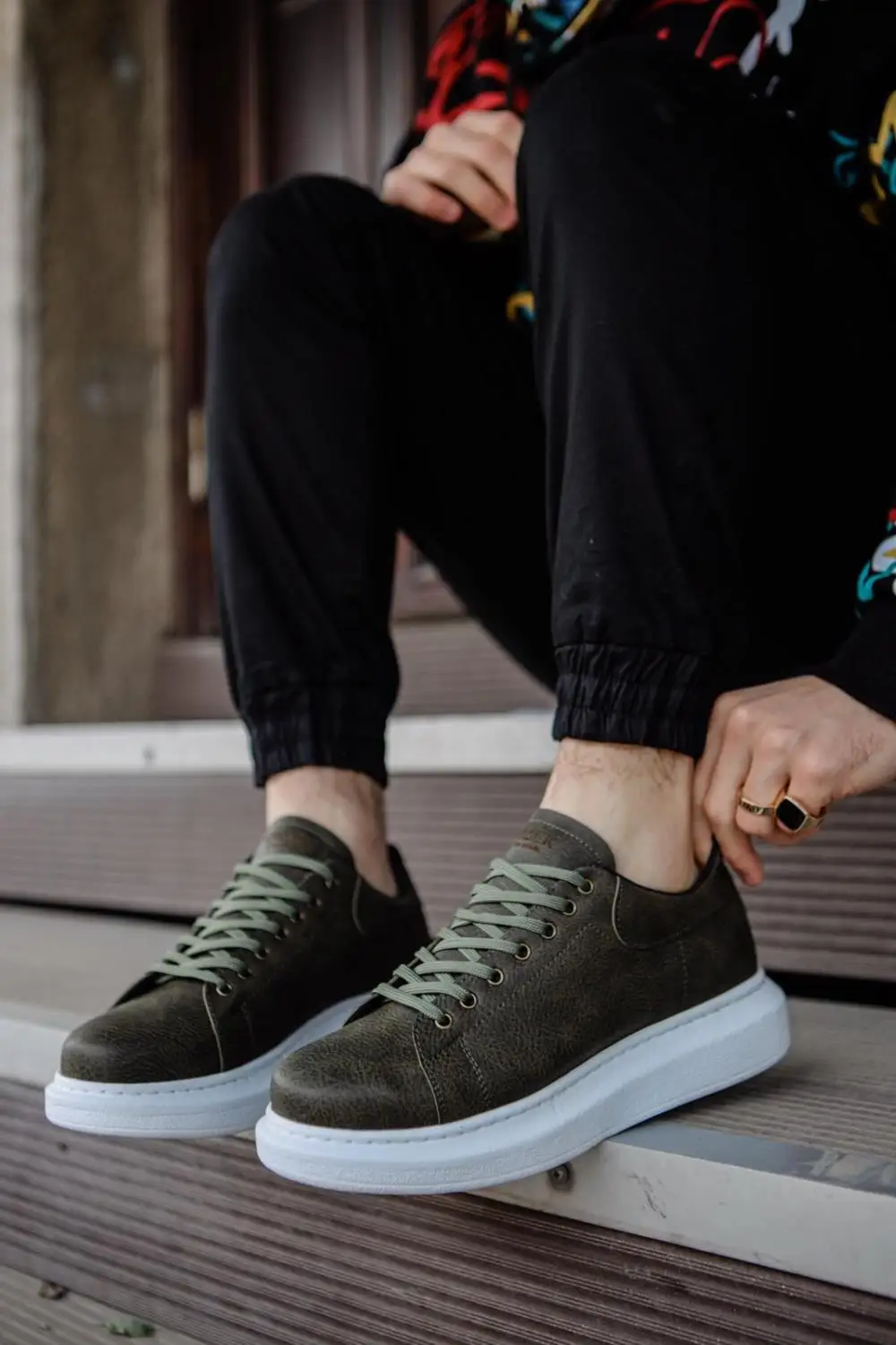 

044 High Sole Casual Shoes