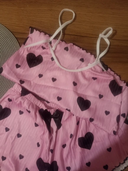 Chic Women's 2-Piece Pajamas Set for Summer Comfort photo review