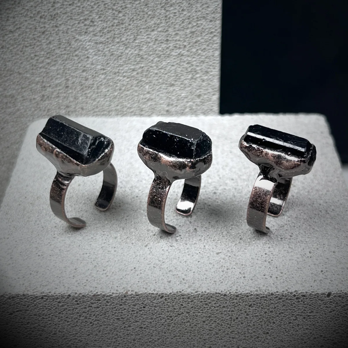1pcs Price Antique Bronze Plating Natural Black Tourmaline Raw Rough Stone Open Ring Geniune Stone Jewelry 3