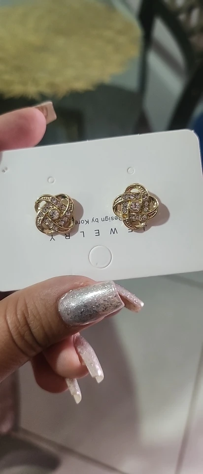 Light Luxury Zircon Stud Earrings photo review