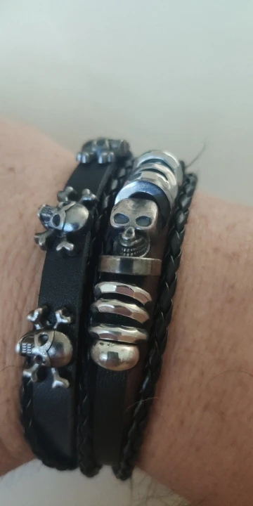 Bracelet en cuir style gothique