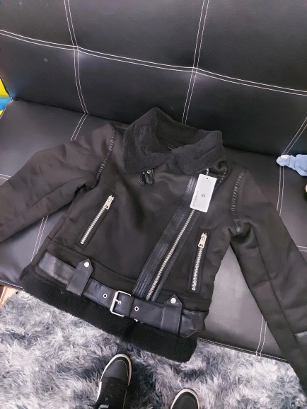 Chic Ailegogo Women's Faux Shearling Motorcycle Jacket photo review