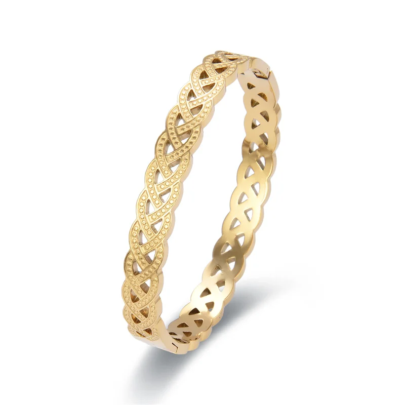 

New Fashion Triangle Hollow Carved Open Bracelet Stainless Steel Femme Bangle Charm For Women Girl Party Pulseras Jewelry Gift