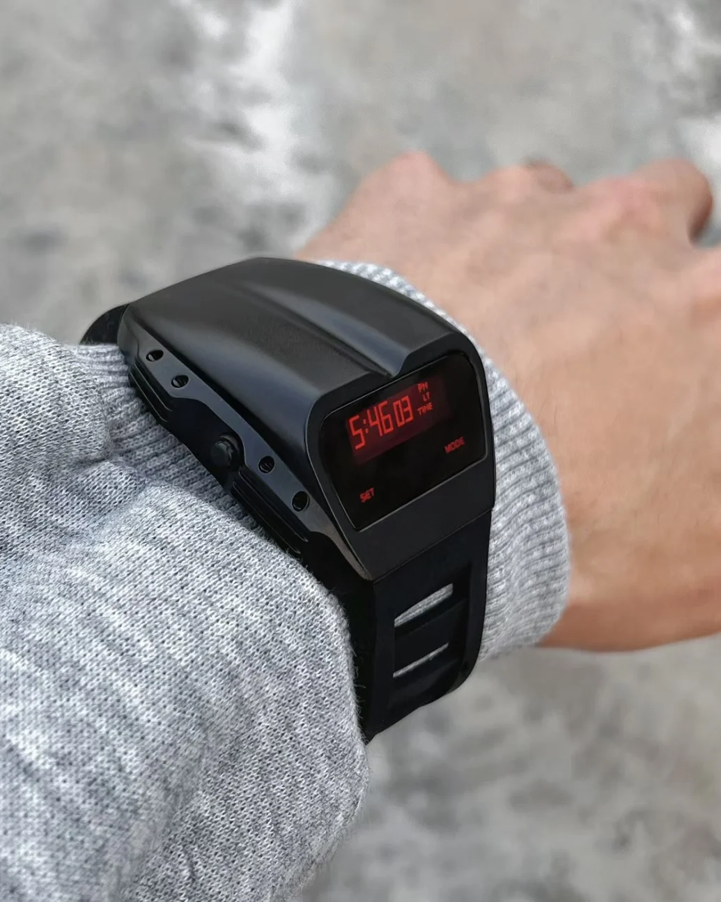BENLYDESIGN Unique Metal Watches Retro Digital Watches For