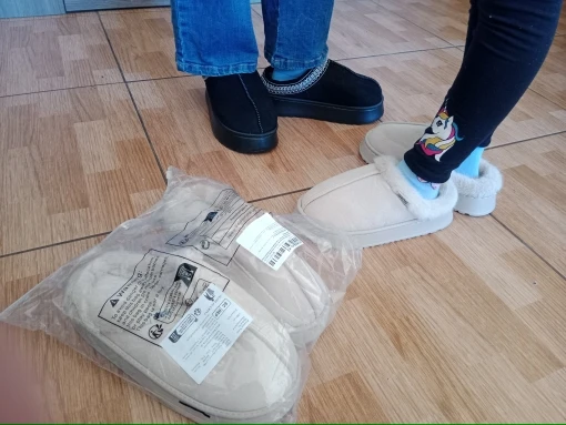 Zapatillas mullidas de moda para mujer para otoño e invierno, zapatillas Unisex cálidas y antideslizantes con suela gruesa de EVA para interiores para invierno photo review